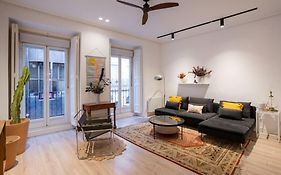 Stylish 2 Bedroom Apartment In The Heart Of Madrid